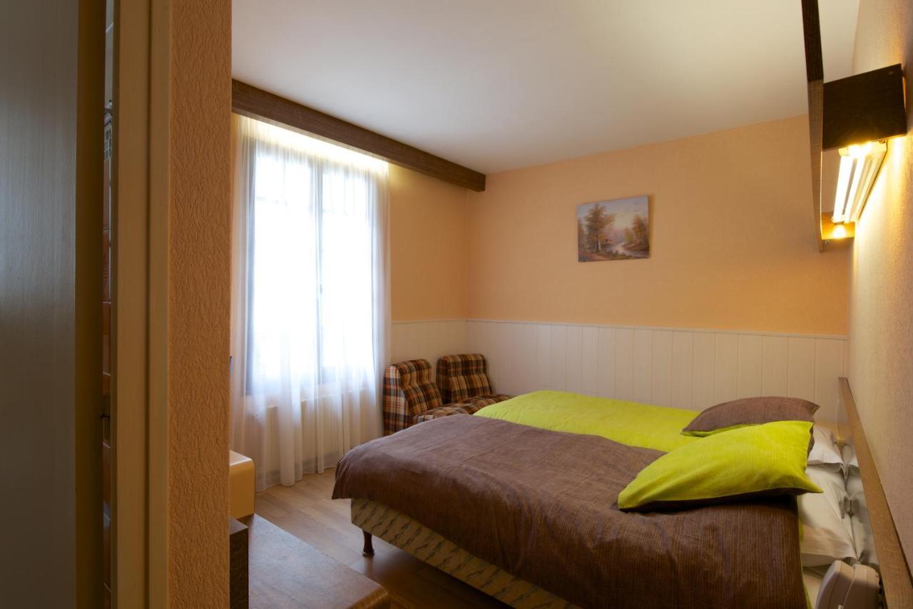 Logis Hotel De France Arudy Bagian luar foto