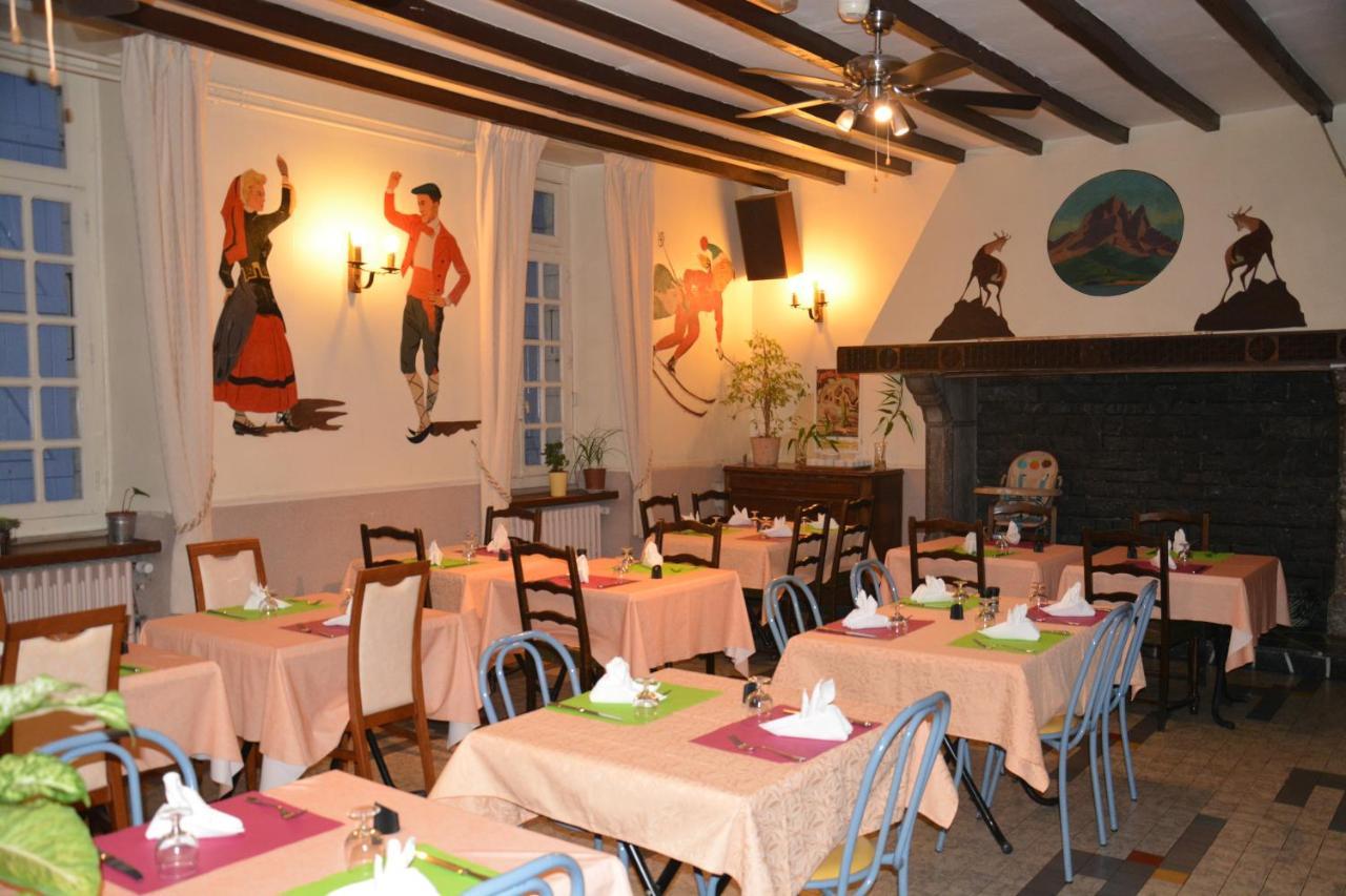 Logis Hotel De France Arudy Bagian luar foto