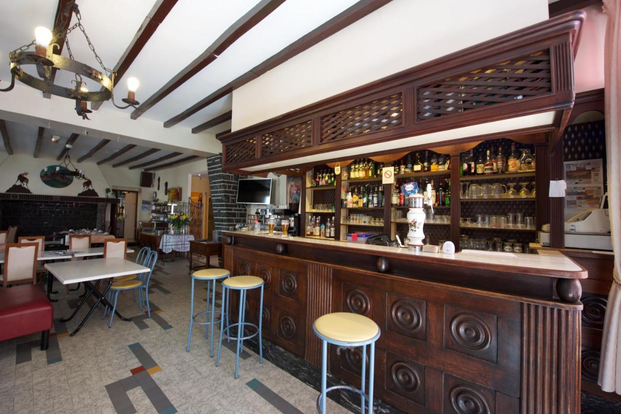 Logis Hotel De France Arudy Bagian luar foto