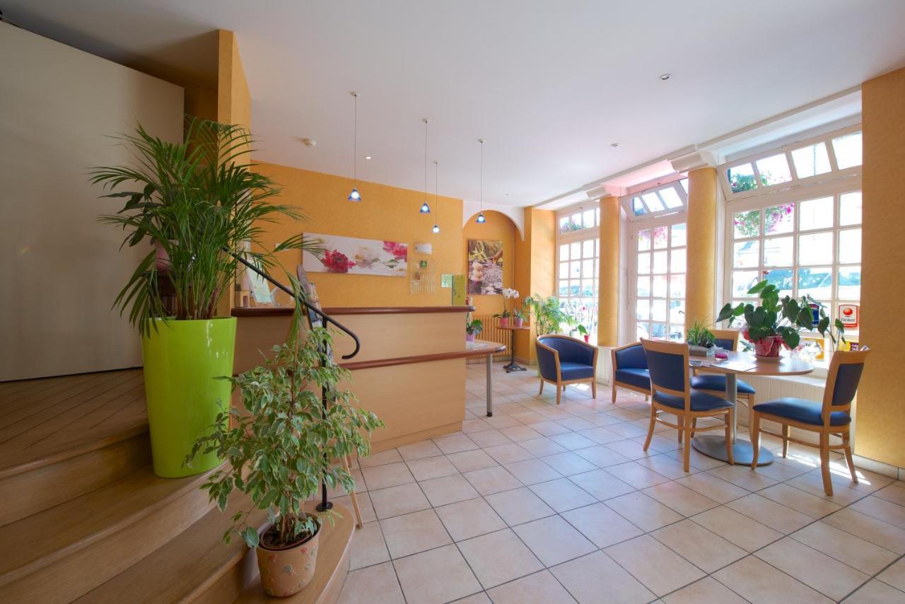 Logis Hotel De France Arudy Bagian luar foto