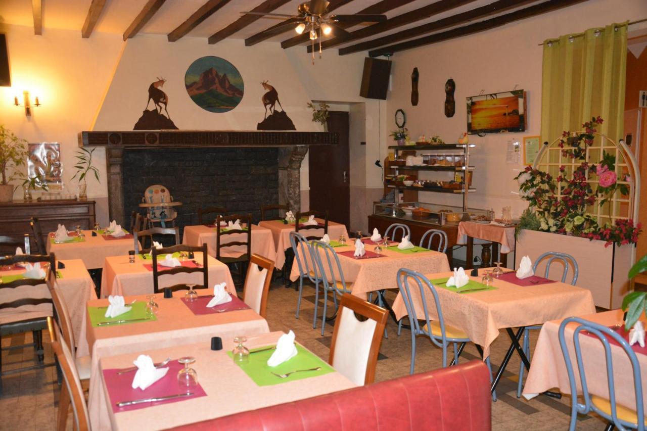 Logis Hotel De France Arudy Bagian luar foto
