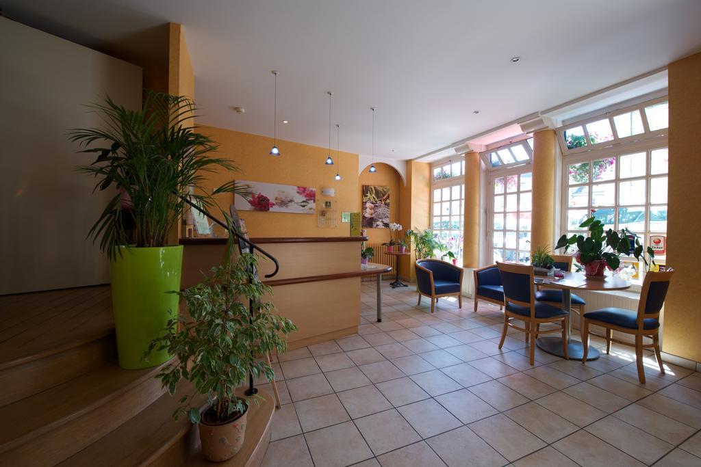 Logis Hotel De France Arudy Bagian luar foto