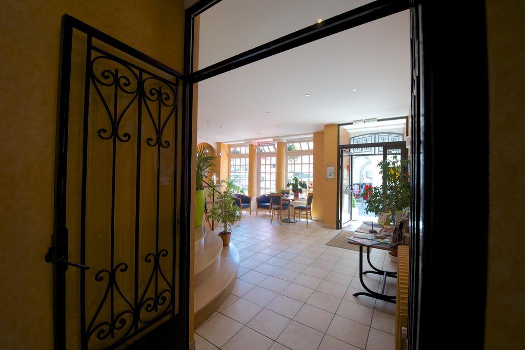 Logis Hotel De France Arudy Bagian luar foto