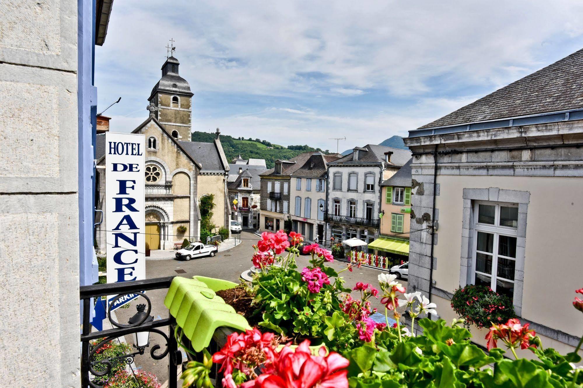 Logis Hotel De France Arudy Bagian luar foto