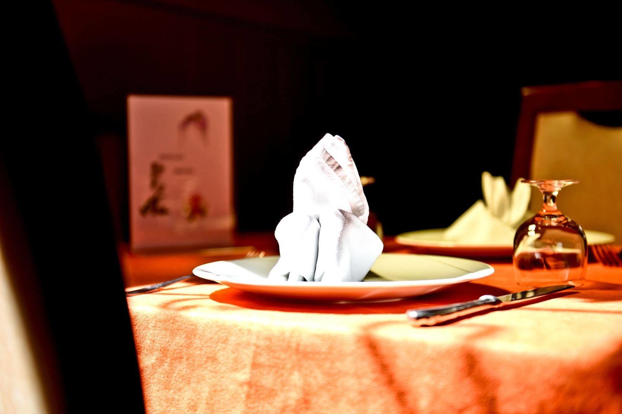 Logis Hotel De France Arudy Bagian luar foto