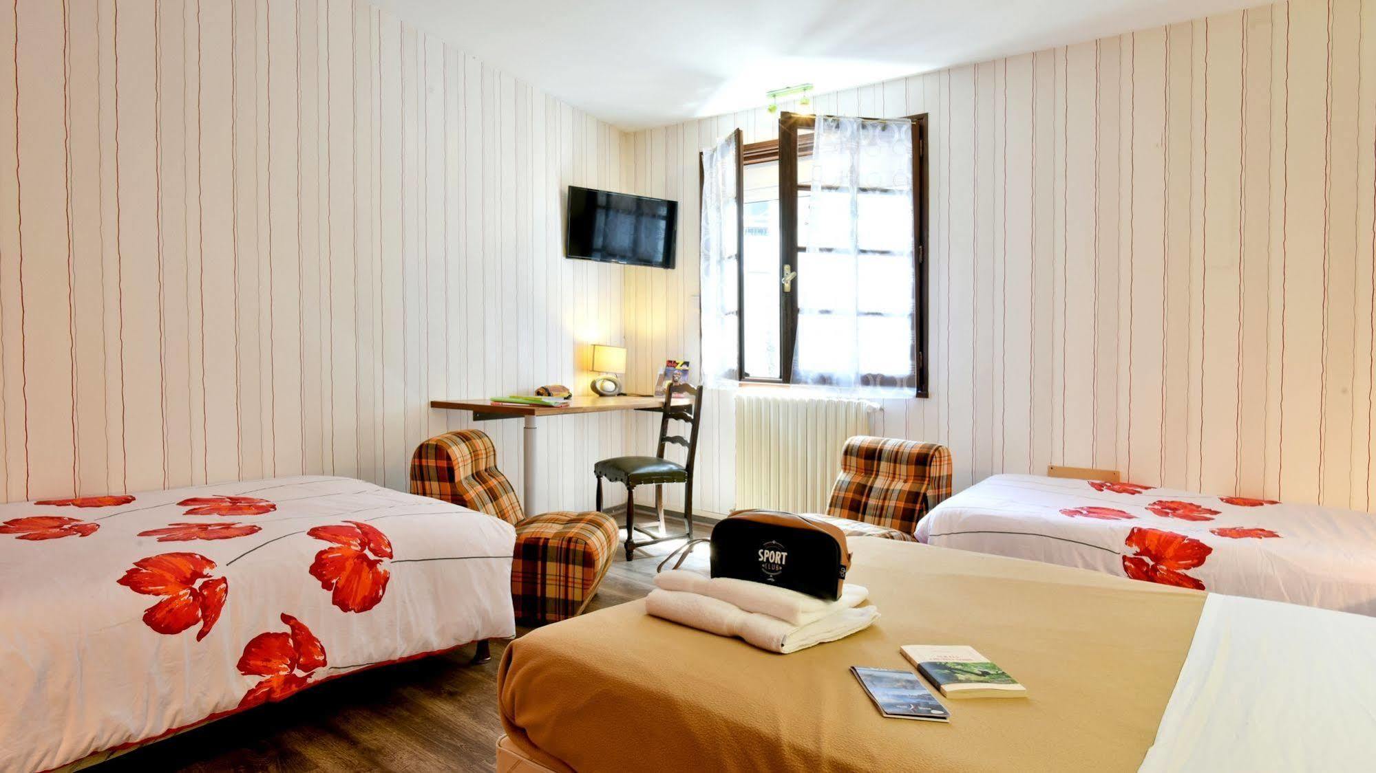 Logis Hotel De France Arudy Bagian luar foto