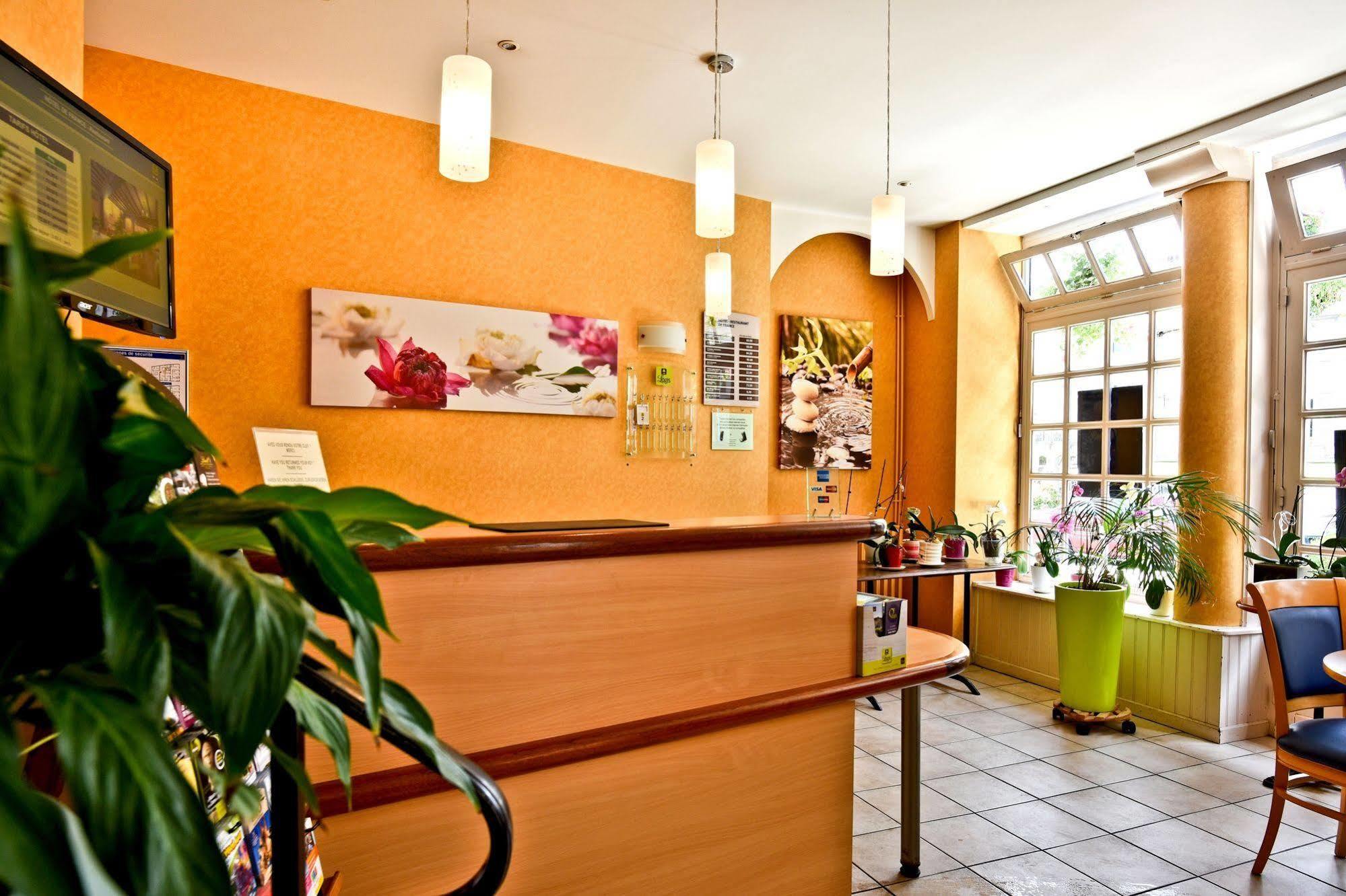 Logis Hotel De France Arudy Bagian luar foto
