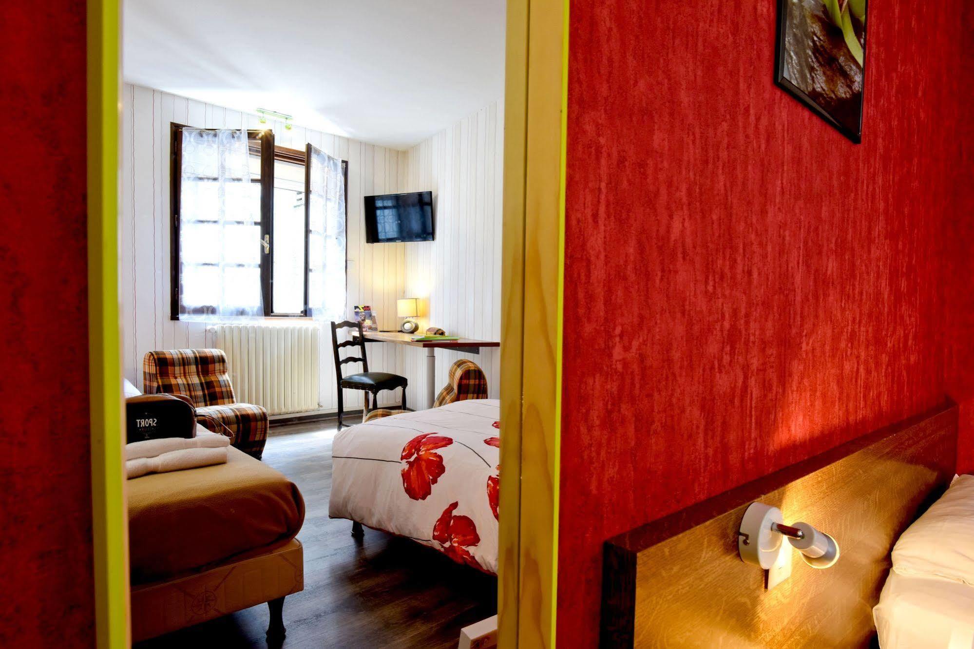 Logis Hotel De France Arudy Bagian luar foto