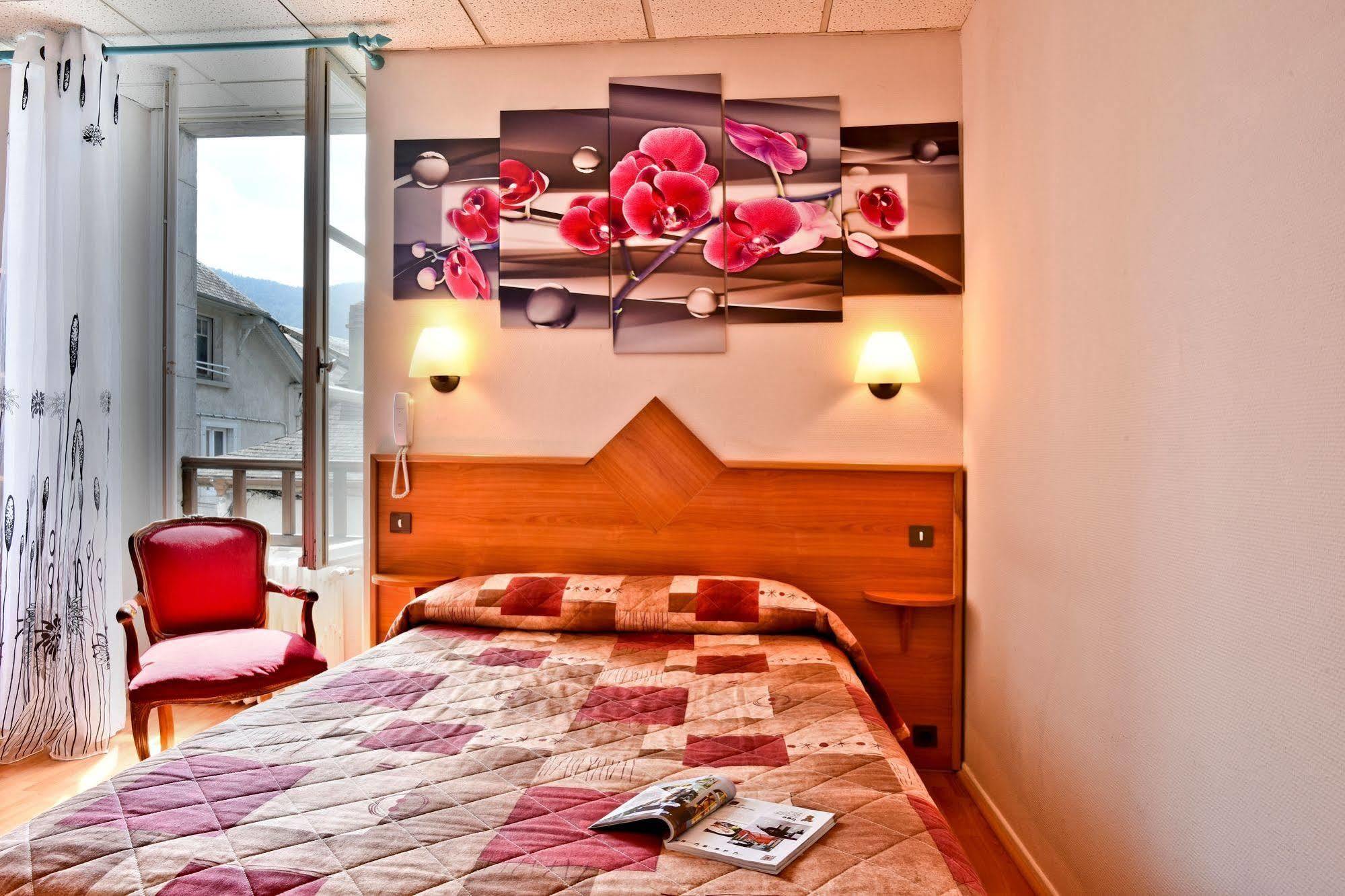 Logis Hotel De France Arudy Bagian luar foto